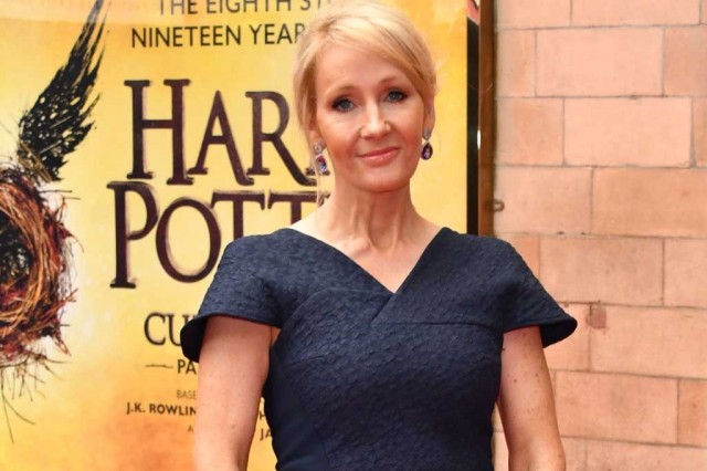 J.K.Rowling vẫn chứng tỏ được sức hút mãnh liệt trong các tác phẩm của bà