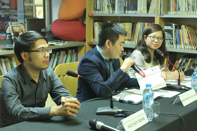 Từ trái qua: Các diễn giả Nguyễn Minh, Trần Tuấn Linh, Ngọc Minh tại tọa đàm. 