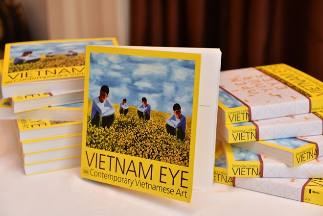 sach-vietnam-eye